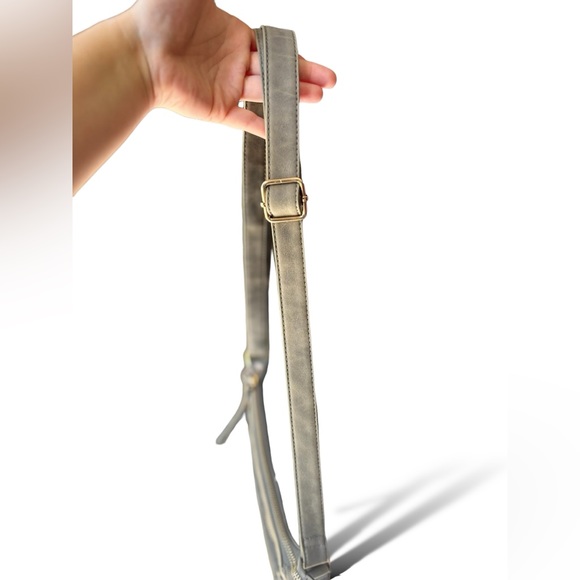 SOLD- VR NYC Braided O-Ring Messenger Crossbody Bag - Light Gray - Picture 10 of 16